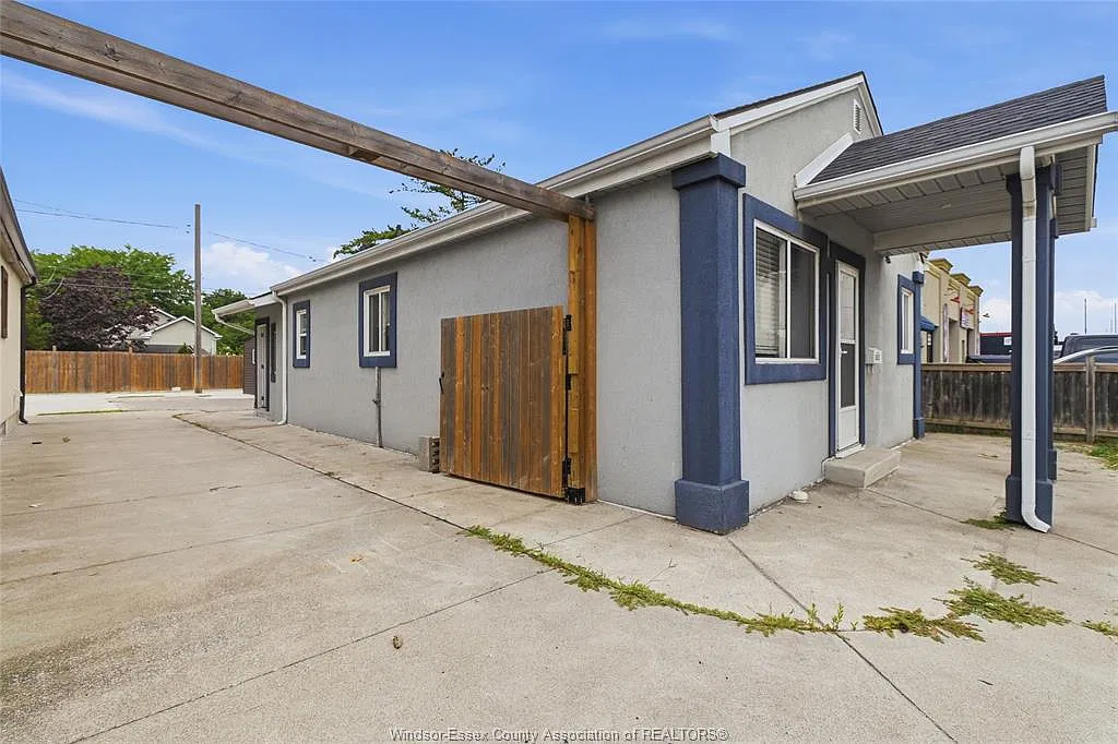 2 bed, 2000 sqft, $2,300 — Photo 3