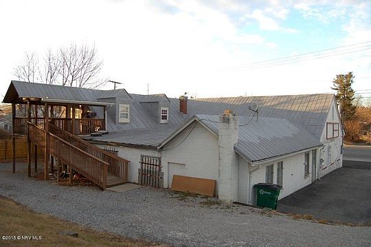 5th image of 302 Radford St