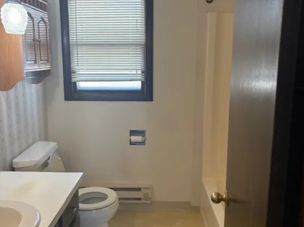 3107 9th St #2, Winthrop Harbor, IL 60096