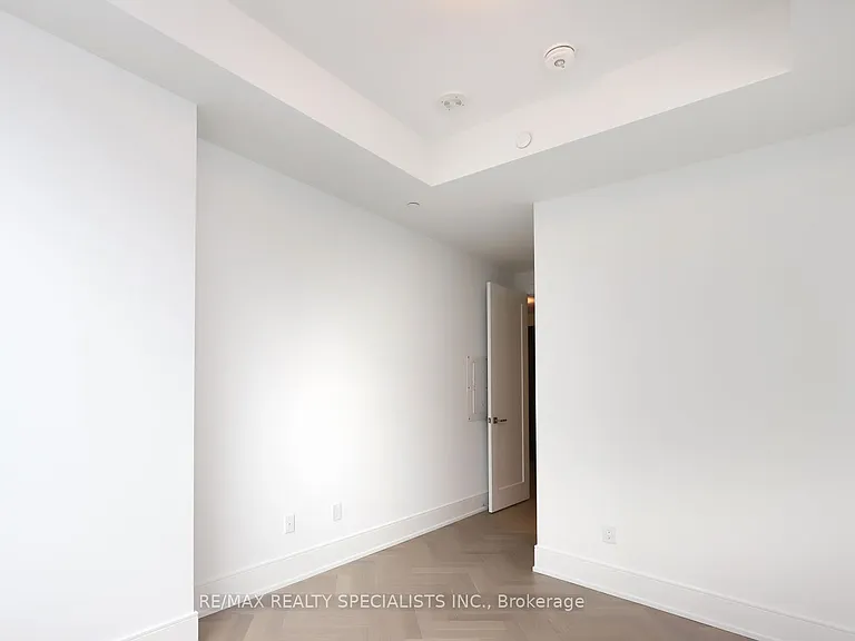 455 Wellington St W #704 — Photo 27