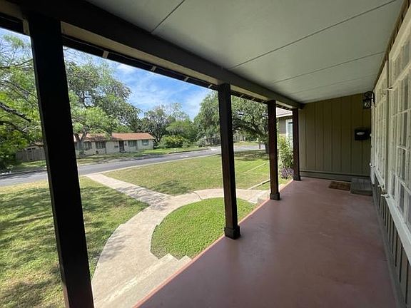 3rd image of 171 Lovera Blvd