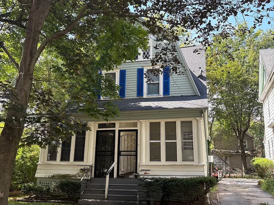 182 Westwood Ave #2