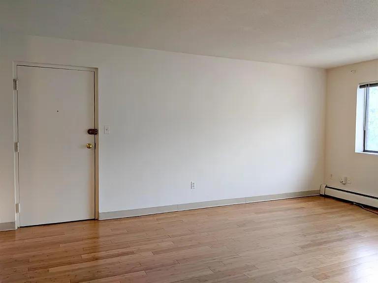 12 Cameron Ave #6 — Photo 2