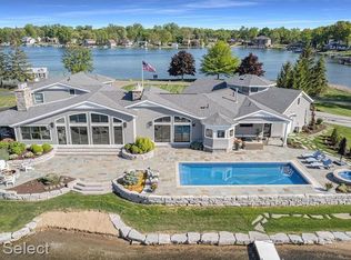 2210 Island Shore Dr, Fenton, MI 48430
