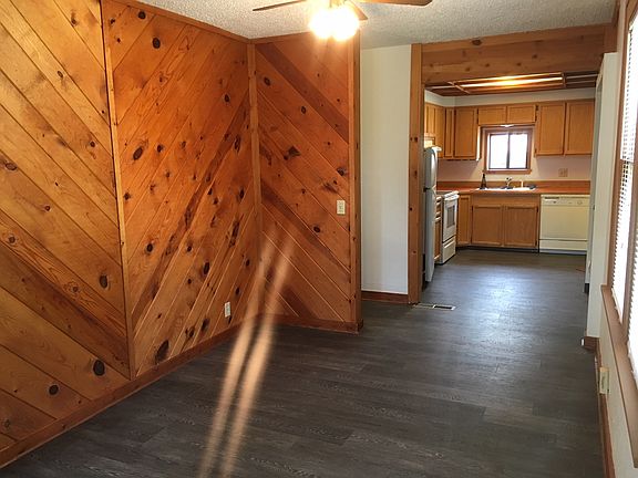 Dining room to kitchen