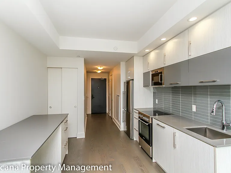 255 Bay St #1008 — Photo 10