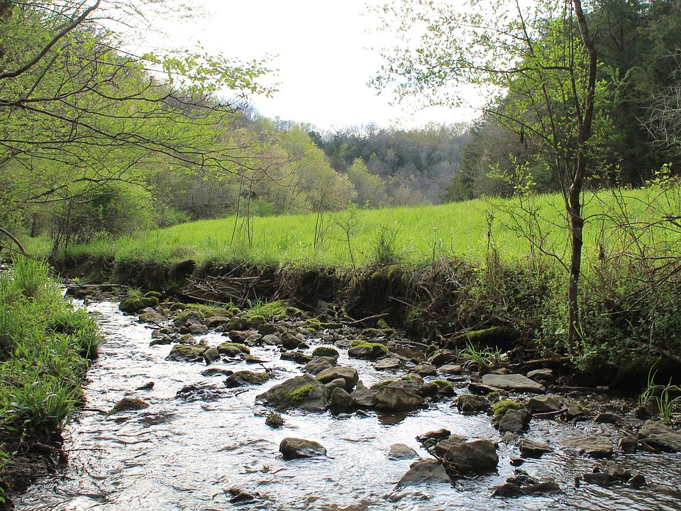 1st image of 901 Quarles Hollow Ln