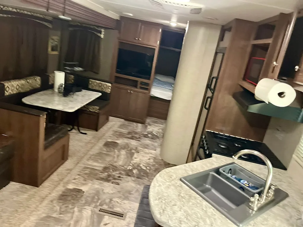 1 bed, 236 sqft, $800 — Photo 2