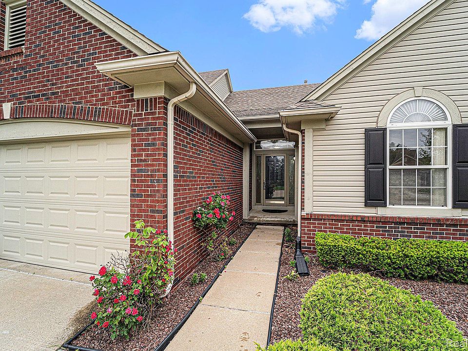1st image of 52850 Sable Dr #26