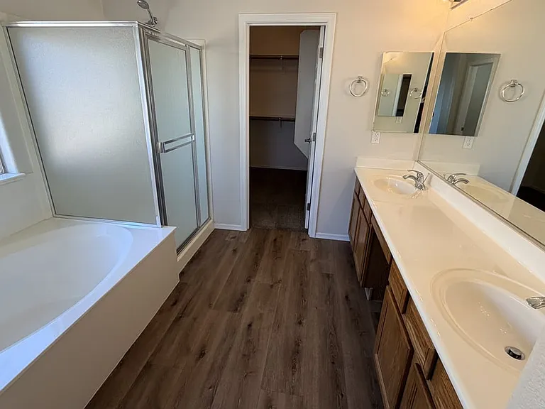 22156 N Sunset Dr — Photo 2