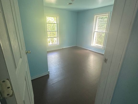 4th image of 956 East Ave #1B