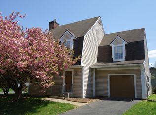 1862 Falcon Dr, Bethlehem, PA 18017