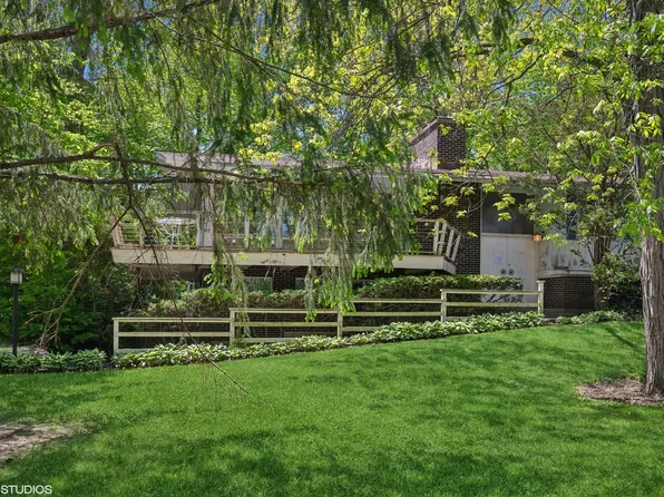 29 Oxford Dr, Lincolnshire, IL 60069