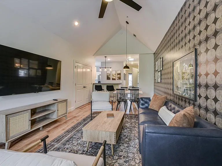 351 Landing Dr — Photo 8