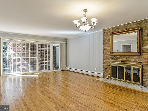 5th image of 8903 Southwick St