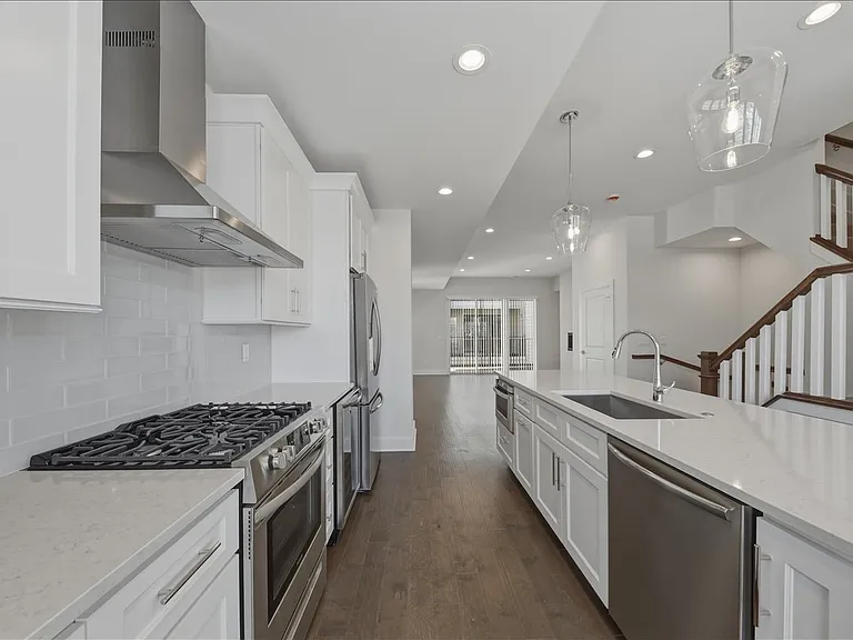 3908 Edwards Rd — Photo 16