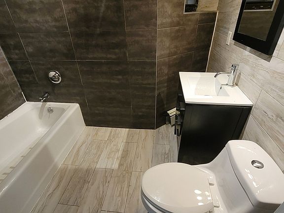 4th image of 22 W 131st St #1F