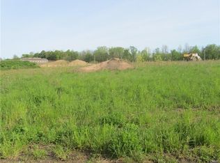 3800 Harke Ln, Liverpool, NY 13090