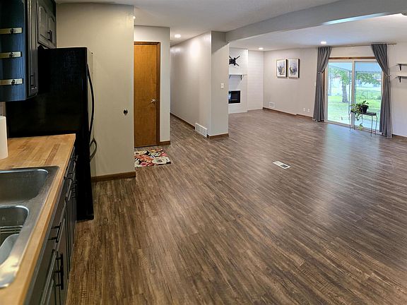 3rd image of 705 Sierra Dr