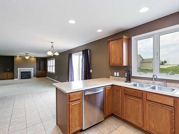 5th image of 107 11th Avenue Ct W