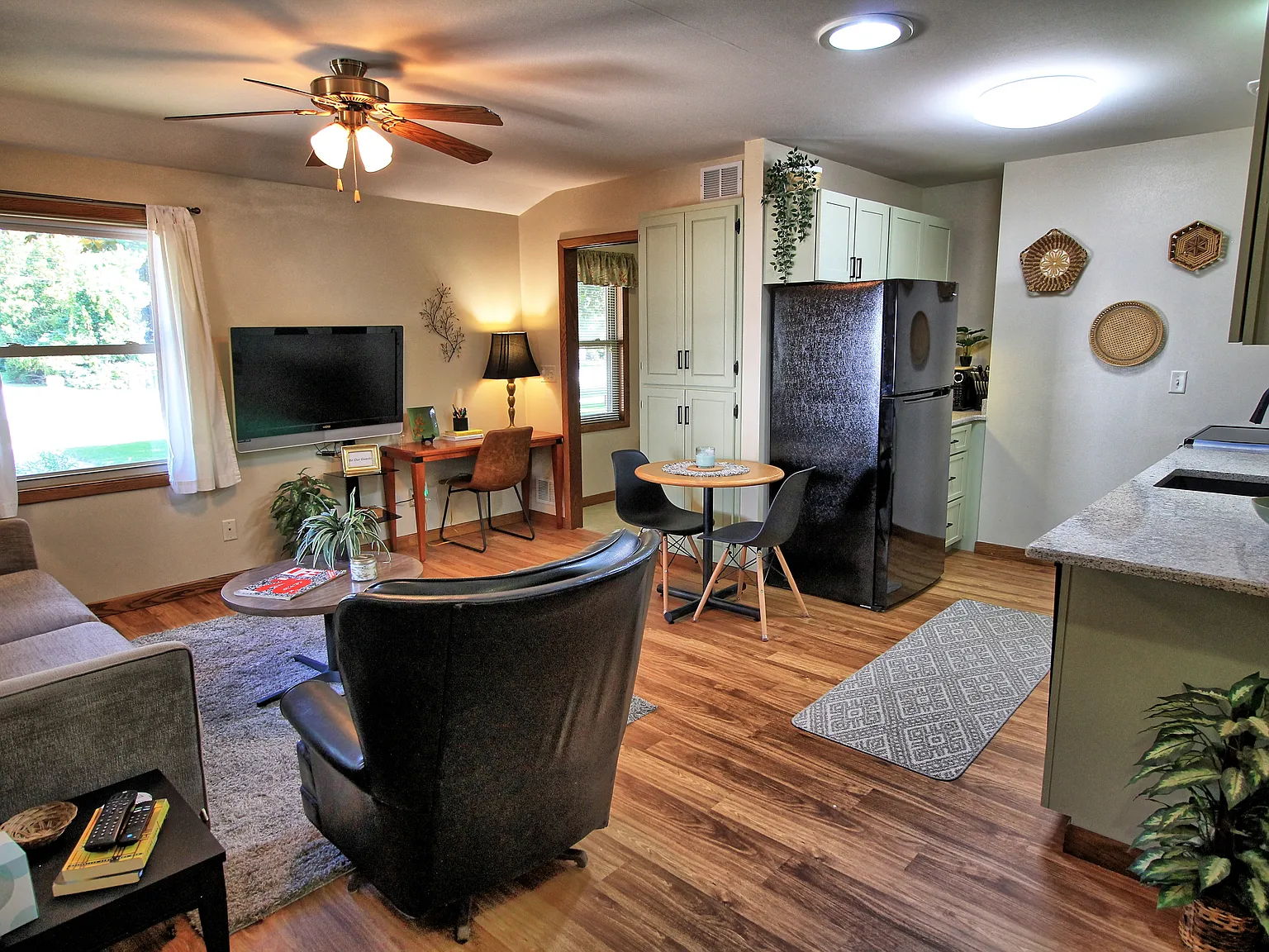 1 bed, 750 sqft, $1,995 — Photo 2