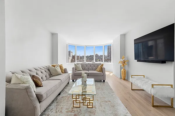 Rented by Compass | media 2