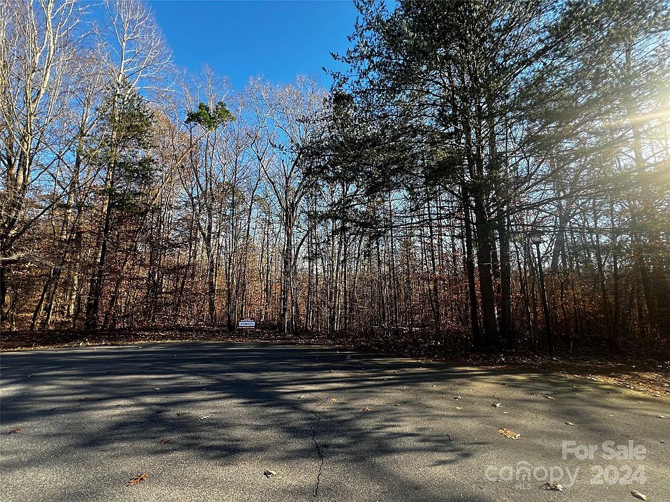 1st image of 115 Saint Thomas Ln