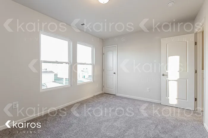 861 Vistamount Path — Photo 7