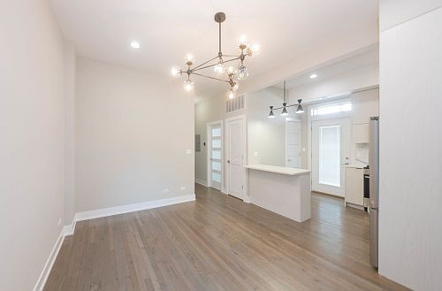 5th image of 2317 W Iowa St #1R