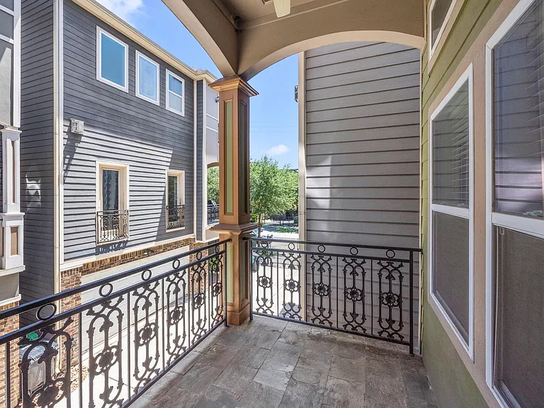 619 Rutland St #B — Photo 16