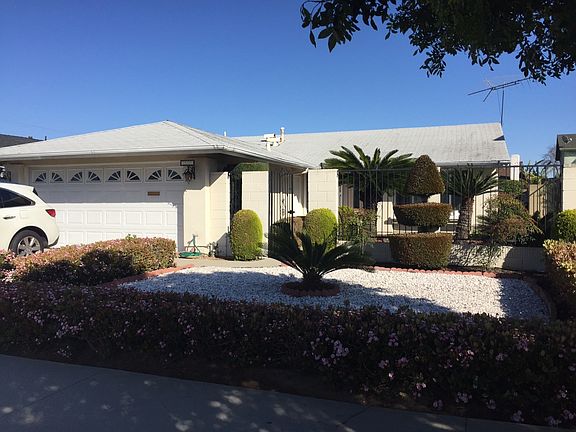 2nd image of 23228 Maltby Pl