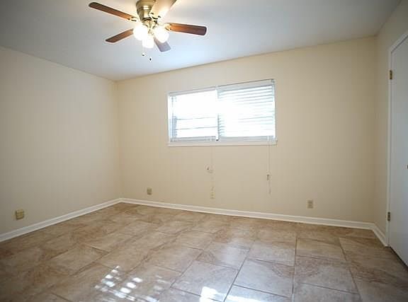 4th image of 2609 Maxwell Dr