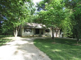 11054 Robin Ln, Athens, IL 62613