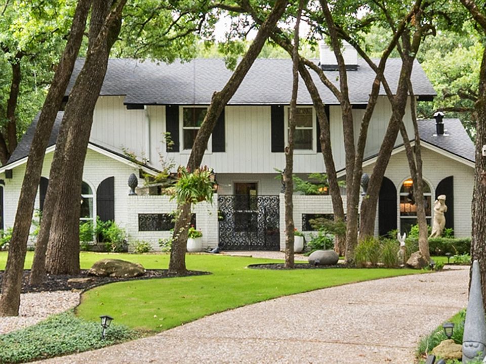 1st image of 2202 Highland Cir