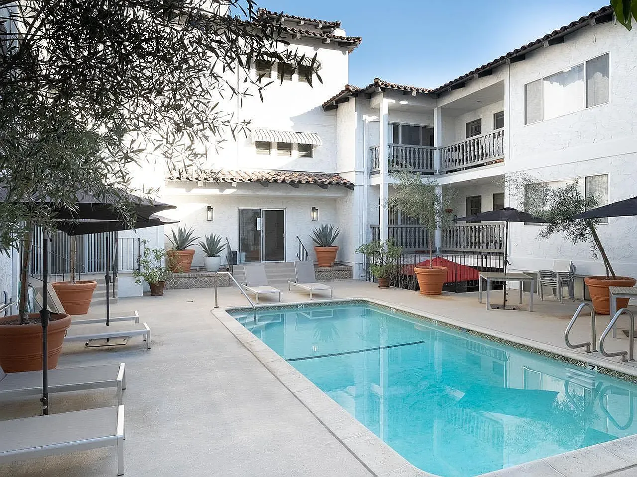Villa Luanne Apartments — Photo 2