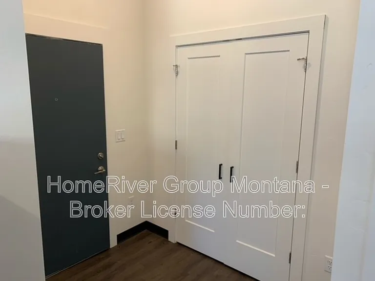 320 Clay St #103 — Photo 11