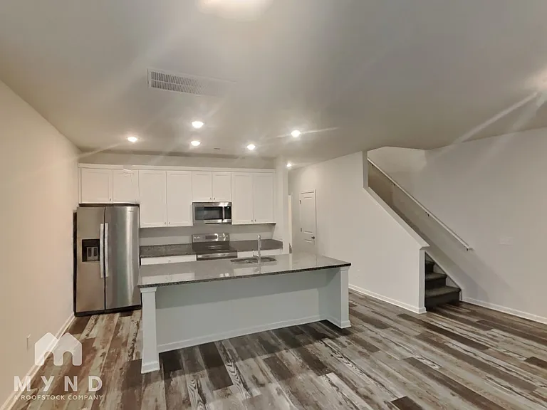 476 Gray St #A — Photo 6