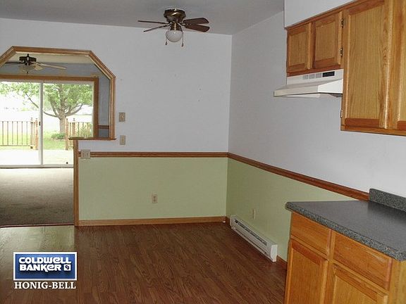 2nd image of 1130 Lillian Ln