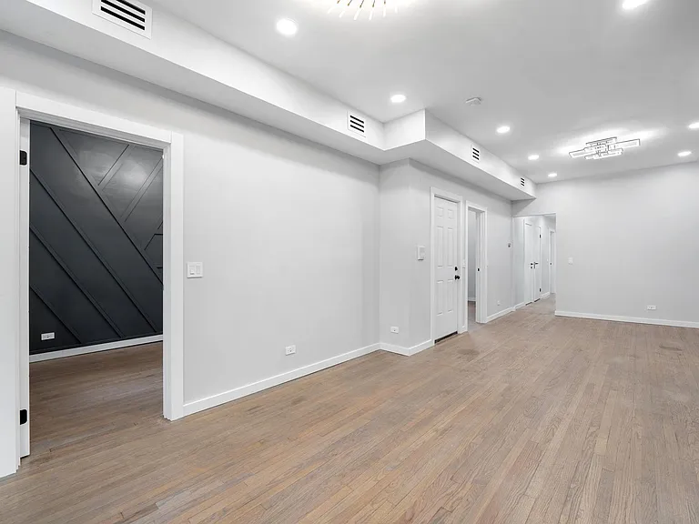 1518 W Melrose St #2 — Photo 8