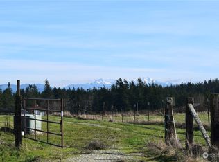 905 Devries Rd, Oak Harbor, WA 98277