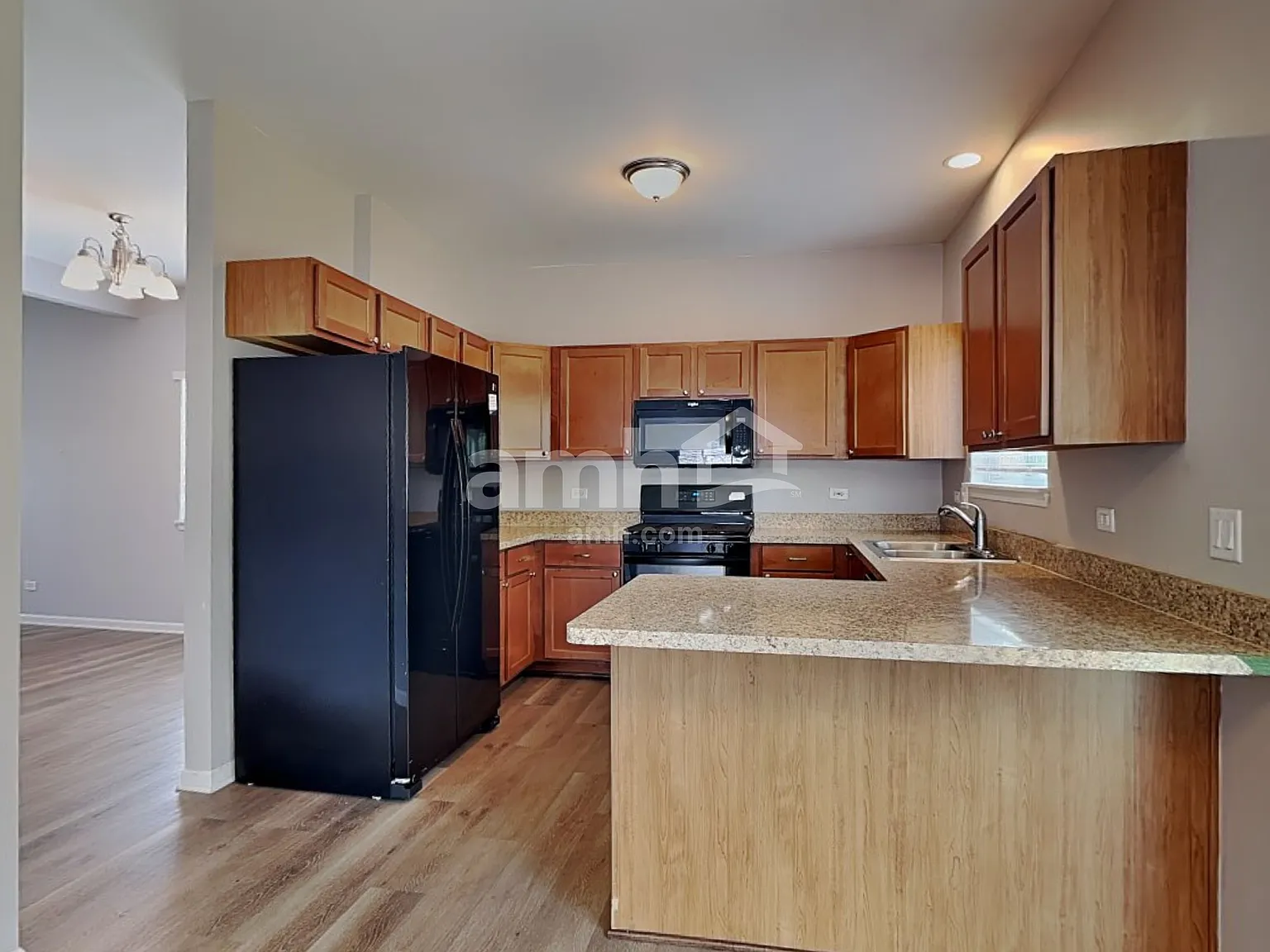 4 bed, 2.5 bath, 2182 sqft, $3,275 — Photo 3