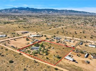 10580 Oxford Rd, Phelan, CA 92371