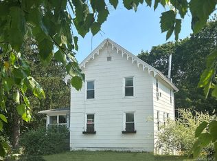 2884 Atlantic Ave, Hudson, NY 12534