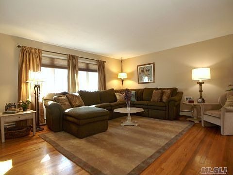 2nd image of 19 Roosevelt Ave
