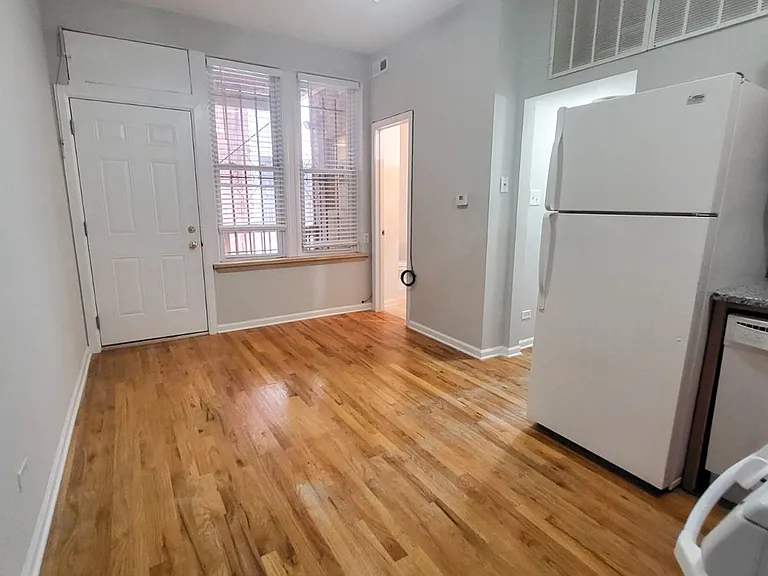 847-57 N. Oakley Blvd./2255 W. Iowa St. — Photo 1