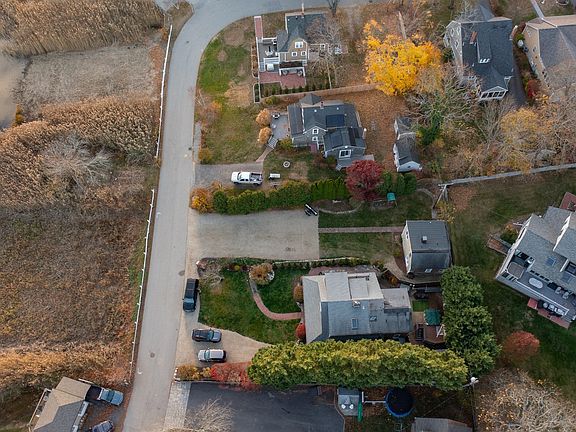 3rd image of 18-18A Mitchell Ln