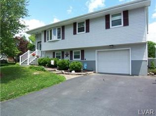 945 Carbon St, Walnutport, PA 18088