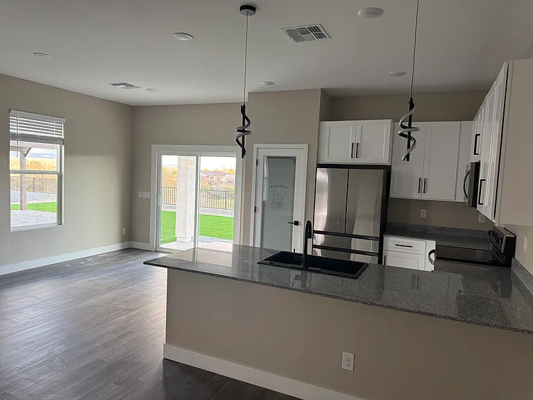 925 Jubal Ln — Photo 7
