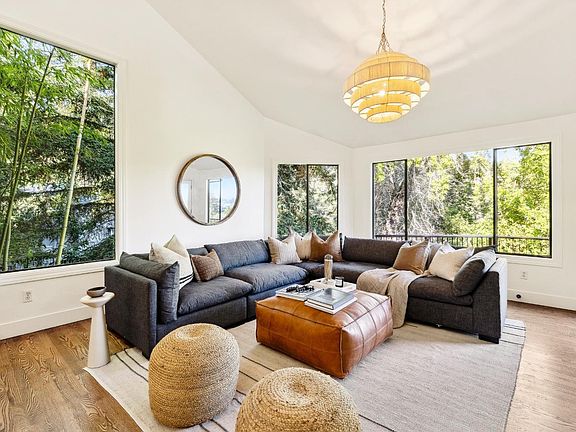 3rd image of 169 Bolsa Avenue