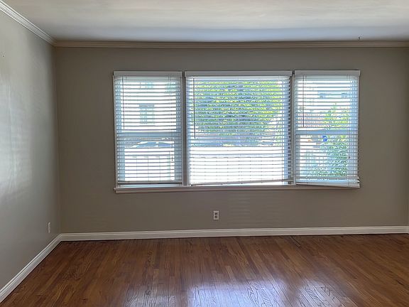 3rd image of 4121 Ocean View Blvd APT B